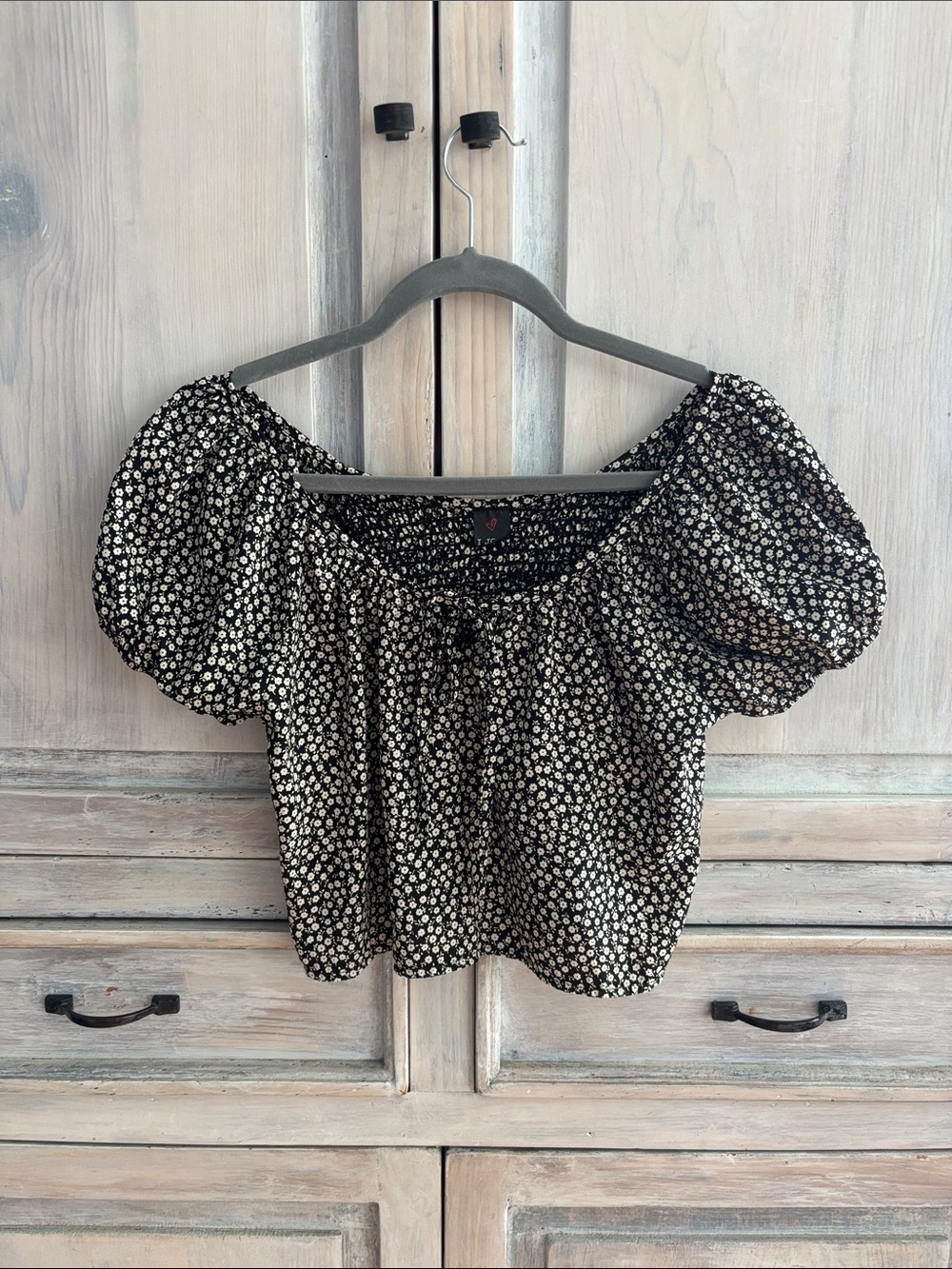 Black Floral Puff-Sleeve Women’s Top